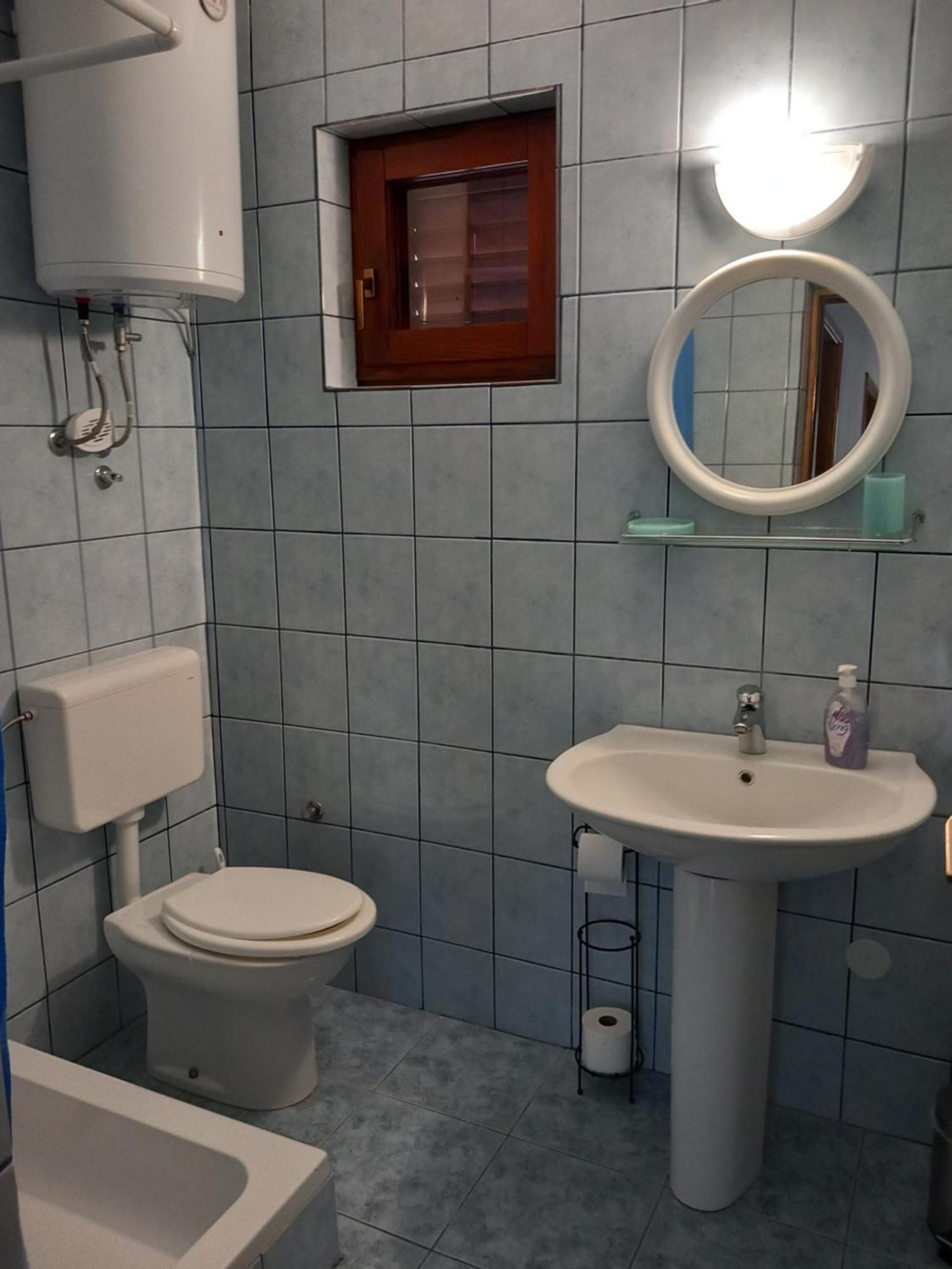 Apartmani Frkic Tisno Extérieur photo